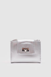 Perla Gümüş Rugan Kilit Detaylı Bayan Cüzdan - OL-2030